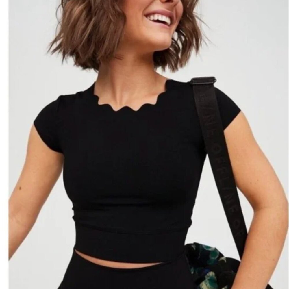 Aerie Black Scallop Edge Short Sleeve Tee